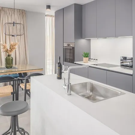 Βίλα Grota - Luxury 4-bedroom With Private Pool & Garden Near *