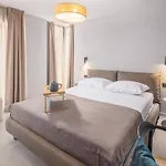 Grota - Luxury 4-bedroom With Private Pool & Garden Poreč