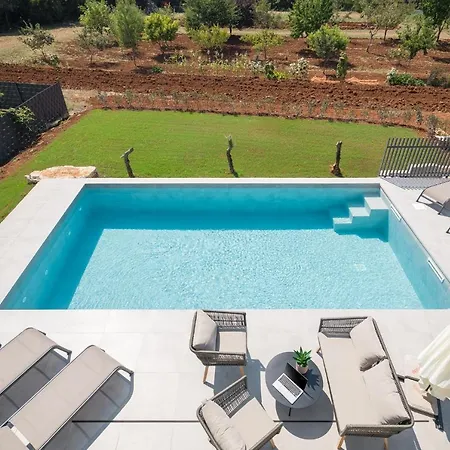 Grota - Luxury 4-bedroom With Private Pool & Garden Willa *
