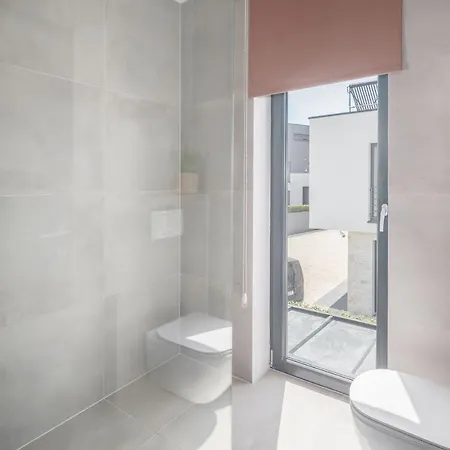 Grota - Luxury 4-bedroom With Private Pool & Garden Near Vila *