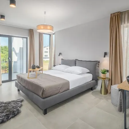 Grota - Luxury 4-bedroom With Private Pool & Garden Near * Porec