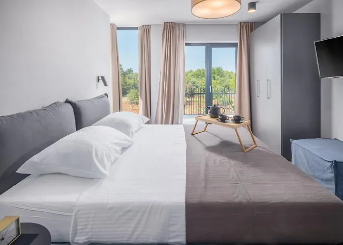 Grota - Luxury 4-bedroom With Private Pool & Garden Willa Poreč