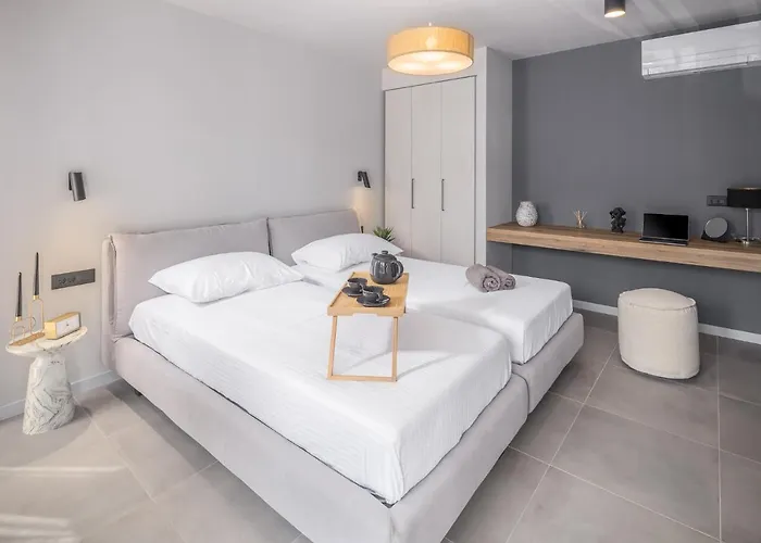 Grota - Luxury 4-bedroom With Private Pool & Garden Poreč