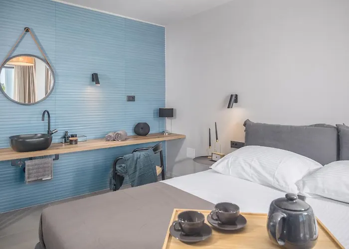 Grota - Luxury 4-bedroom With Private Pool & Garden Villa Poreč