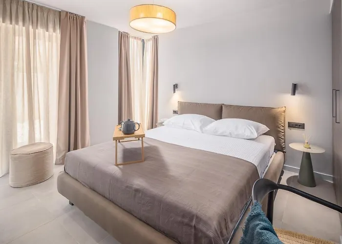 Grota - Luxury 4-bedroom With Private Pool & Garden Poreč