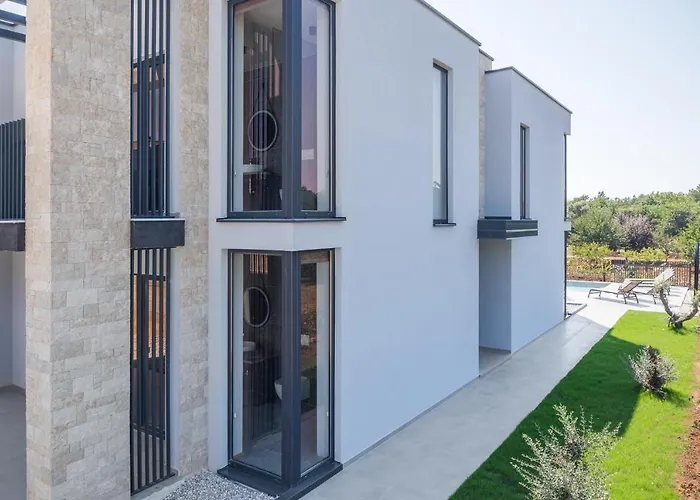 Grota - Luxury 4-bedroom With Private Pool & Garden Вилла