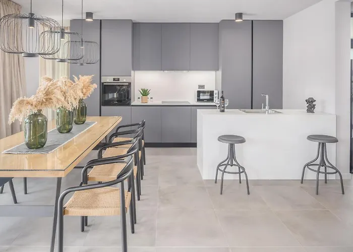 Grota - Luxury 4-bedroom With Private Pool & Garden Вилла Пореч